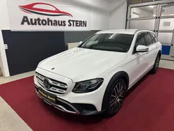 Weiß Gebraucht 2018 Mercedes E220 Limousine | 32.499 € (Etwas zu teuer)