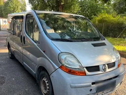 Silber Gebraucht 2004 Renault Traffic Van / Kleinbus | 4.000 €