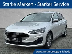 Moondust silver metallic Neu 2025 Ford Focus Titanium Limousine | 28.790 € (Fairer Preis)