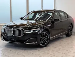 Black sapphire metallic Gebraucht 2019 BMW 750 Shadowline Limousine | 43.999 € (Superpreis)