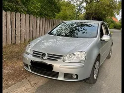 Silber Gebraucht 2007 VW Golf V Kleinwagen | 2.600 € (Guter Preis)