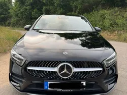 Schwarz Gebraucht 2019 Mercedes A200 AMG line Limousine | 22.400 € (Fairer Preis)