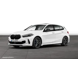 Weiß Gebraucht 2024 BMW M135 Kleinwagen | 43.260 € (Etwas zu teuer)