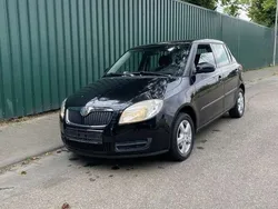 Schwarz Gebraucht 2010 Skoda Fabia Style Kleinwagen | 2.900 € (Fairer Preis)