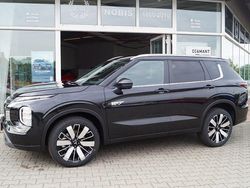 Kristallschwarz Gebraucht 2025 Mitsubishi Outlander P-HEV Edition SUV | 49.990 €