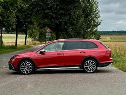 Rot Gebraucht 2021 VW Golf Alltrack Kombi | 29.700 € (Fairer Preis)