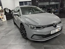 Grau Gebraucht 2021 VW Golf VIII Life Limousine | 16.499 € (Etwas zu teuer)