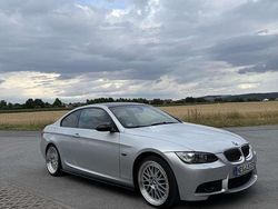 Silber Gebraucht 2009 BMW 320 M Sport Coupé | 8.700 € (Etwas zu teuer)