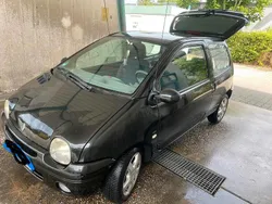 Schwarz Gebraucht 2002 Renault Twingo Kleinwagen | 1.100 €