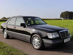 Schwarz Gebraucht 1995 Mercedes E420 Limousine | 32.420 €