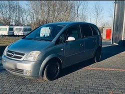 Grau Gebraucht 2005 Opel Meriva Van / Kleinbus | 750 € (Guter Preis)