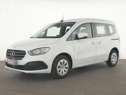 Arktikweiss Gebraucht 2023 Mercedes 180 Limousine | 24.972 € (Guter Preis)