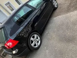 Schwarz Gebraucht 2008 VW Golf V Kleinwagen | 4.100 €