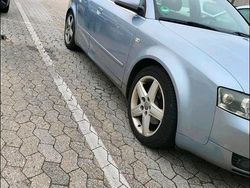 Silber Gebraucht 2004 Audi A4 Kombi | 3.299 €