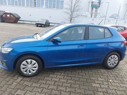 Blau Gebraucht 2024 Skoda Fabia Selection Limousine | 17.444 € (Guter Preis)