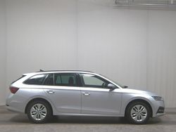 Silber Gebraucht 2021 Skoda Octavia Ambition Kombi | 16.480 € (Guter Preis)