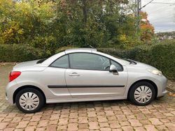 Silber Gebraucht 2007 Peugeot 207 CC Filou Cabrio | 1.850 € (Fairer Preis)