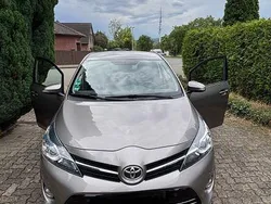 Braun Gebraucht 2014 Toyota Verso Life Van / Kleinbus | 10.900 € (Fairer Preis)