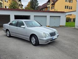 Silber Gebraucht 1999 Mercedes E200 Classic Limousine | 3.500 € (Guter Preis)