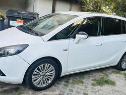 Weiß Gebraucht 2015 Opel Zafira Van / Kleinbus | 5.900 € (Superpreis)