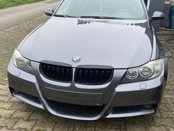 Grau Gebraucht 2006 BMW 330 Shadowline Limousine | 10.300 € (Etwas zu teuer)