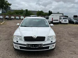 Weiß Gebraucht 2008 Skoda Octavia Ambiente Kombi | 1.699 € (Guter Preis)