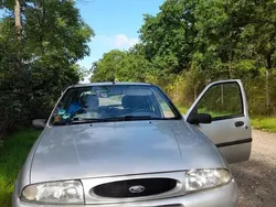 Silber Gebraucht 1998 Ford Fiesta Kleinwagen | 250 €
