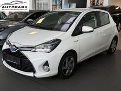 Weiß Gebraucht 2017 Toyota Yaris Hybrid Edition-S Limousine | 9.490 € (Guter Preis)