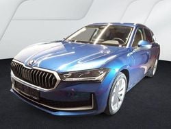 Cobalt blau metallic Gebraucht 2024 Skoda Superb LAURIN & KLEMENT Kombi | 42.889 € (Guter Preis)