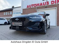 Schwarz Gebraucht 2023 Ford Focus ST-Line X Limousine | 22.950 € (Guter Preis)