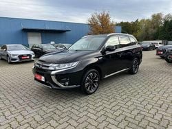Schwarz Gebraucht 2016 Mitsubishi Outlander P-HEV Top SUV | 17.490 € (Fairer Preis)