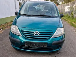 Grün Gebraucht 2003 Citroën C3 Kleinwagen | 1.700 €