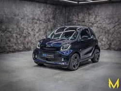 Blau (sapphire blue metallic) Gebraucht 2023 Smart ForTwo Electric Drive Prime Exclusive Cabrio | 26.444 €