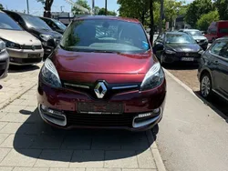 Rot Gebraucht 2015 Renault Scénic III LIMITED Van / Kleinbus | 8.950 € (Fairer Preis)