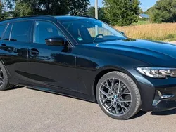Schwarz Gebraucht 2020 BMW 320 Luxury Line Kombi | 21.950 € (Fairer Preis)