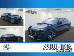 Carbonschwarz metallic Gebraucht 2024 BMW 740 M Sport Limousine | 90.880 € (Fairer Preis)
