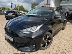 Mysticschwarz Neu 2025 Toyota Yaris Hybrid Limousine | 29.390 € (Teuer)