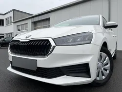 Weiß candyweiss Gebraucht 2022 Skoda Fabia Active | 15.990 € (Guter Preis)