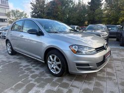 Grau Gebraucht 2016 VW Golf VII Limousine | 7.999 € (Guter Preis)