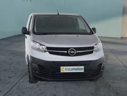 Grau Gebraucht 2021 Opel Vivaro-e Combi Selection Van | 24.290 € (Fairer Preis)