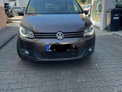 Braun Gebraucht 2012 VW Touran Highline Van / Kleinbus | 9.900 € (Teuer)