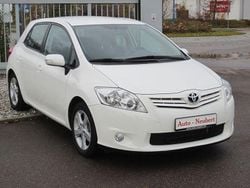 Weiß Gebraucht 2012 Toyota Auris Travel Limousine | 9.950 € (Etwas zu teuer)