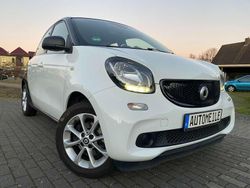 Schwarz/weiss Gebraucht 2016 Smart ForFour Basis Kleinwagen | 9.399 € (Fairer Preis)