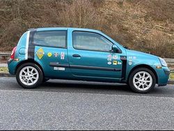 Blau Gebraucht 2002 Renault Clio II Kleinwagen | 2.450 €