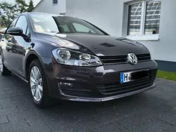 Grau Gebraucht 2016 VW Golf VII LOUNGE Limousine | 8.600 € (Guter Preis)