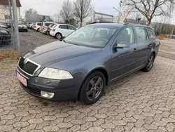 Grau Gebraucht 2008 Skoda Octavia Elegance Kombi | 2.450 € (Fairer Preis)