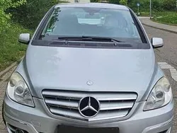 Mercedes B200