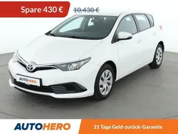 Weiß Gebraucht 2016 Toyota Auris Cool Limousine | 9.780 € (Fairer Preis)