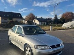 Silber Gebraucht 2000 Opel Vectra Limousine | 790 € (Superpreis)