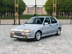 Grau Gebraucht 1991 Renault R9 Limousine | 39.900 €